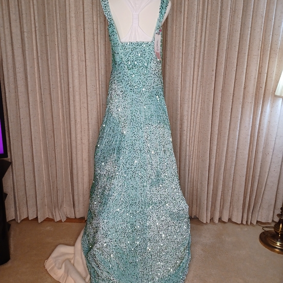 BEAUTIFUL Mint Geeen Aqua Sequence formal Dress size 12 - Picture 4 of 17